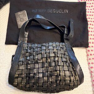 **Gorgeous Henry Beguelin Black Leather Purse**